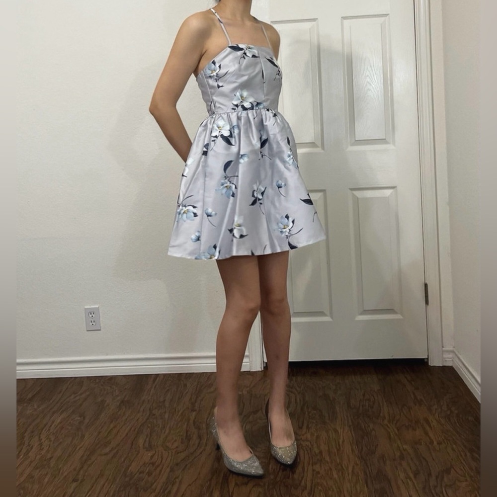 L’atiste Sky Blue Floral Strappy Fit & Flair Formal Dress Size M